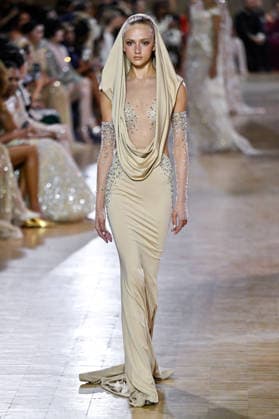 PFW Haute Couture Tony Ward Runway JR A model walks the runway at the Tony Ward show during Haute Couture Fashion Week in Paris, France, on 6 July 2026. Photo by Julien Reynaud APS-Medias ABACAPRESS.COM Paris France  Copyright: xReynaudxJulien APS-Medias ABACAx