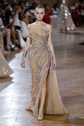 PFW Haute Couture Tony Ward Runway JR A model walks the runway at the Tony Ward show during Haute Couture Fashion Week in Paris, France, on 6 July 2026. Photo by Julien Reynaud APS-Medias ABACAPRESS.COM Paris France  Copyright: xReynaudxJulien APS-Medias ABACAx