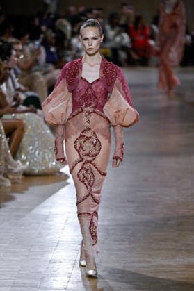 PFW Haute Couture Tony Ward Runway JR A model walks the runway at the Tony Ward show during Haute Couture Fashion Week in Paris, France, on 6 July 2026. Photo by Julien Reynaud APS-Medias ABACAPRESS.COM Paris France  Copyright: xReynaudxJulien APS-Medias ABACAx