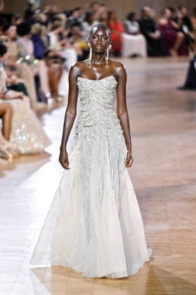 PFW Haute Couture Tony Ward Runway JR A model walks the runway at the Tony Ward show during Haute Couture Fashion Week in Paris, France, on 6 July 2026. Photo by Julien Reynaud APS-Medias ABACAPRESS.COM Paris France  Copyright: xReynaudxJulien APS-Medias ABACAx