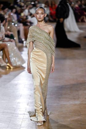 PFW Haute Couture Tony Ward Runway JR A model walks the runway at the Tony Ward show during Haute Couture Fashion Week in Paris, France, on 6 July 2026. Photo by Julien Reynaud APS-Medias ABACAPRESS.COM Paris France  Copyright: xReynaudxJulien APS-Medias ABACAx