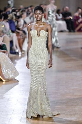 PFW Haute Couture Tony Ward Runway JR A model walks the runway at the Tony Ward show during Haute Couture Fashion Week in Paris, France, on 6 July 2026. Photo by Julien Reynaud APS-Medias ABACAPRESS.COM Paris France  Copyright: xReynaudxJulien APS-Medias ABACAx