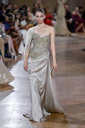 PFW Haute Couture Tony Ward Runway JR A model walks the runway at the Tony Ward show during Haute Couture Fashion Week in Paris, France, on 6 July 2026. Photo by Julien Reynaud APS-Medias ABACAPRESS.COM Paris France  Copyright: xReynaudxJulien APS-Medias ABACAx