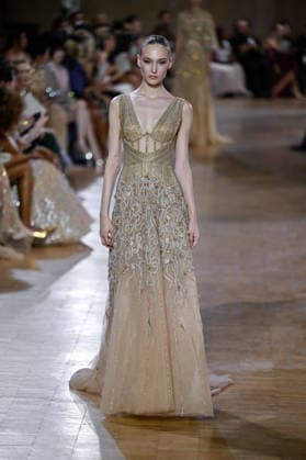 PFW Haute Couture Tony Ward Runway JR A model walks the runway at the Tony Ward show during Haute Couture Fashion Week in Paris, France, on 6 July 2026. Photo by Julien Reynaud APS-Medias ABACAPRESS.COM Paris France  Copyright: xReynaudxJulien APS-Medias ABACAx