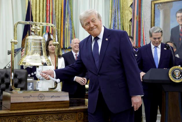 July 6, 2026, Washington, District Of Columbia, USA: US President DONALD J. TRUMP rings the opening bell of the Nasdaq and the New York Stock Exchange (NYSE) to celebrate the first day of trading for Trump Accounts in the Oval Office of the White House. Trump Accounts is a new investment program for children created under Republicans 2025 tax and spending law. Washington USA - ZUMAs152 20260706_faa_s152_012 Copyright: xShawnxThewx-xPoolxviaxCNPx