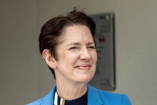 Einsatz Künstlicher Intelligenz in der Landwirtschaft. Im Bild die Ministerin für Landwirtschaft und Verbraucherschutz des Landes Nordrhein-Westfalen Silke Gorißen. Im Rahmen der Tour Starke Zukunft in Nordrhein-Westfalen: KI in Landwirtschaft und Wald besuchte die Ministerin auf ihrer vierten Station das Zukunftslabor der Agrar-, Ernährungs- und Ingenieurwissenschaftlichen Fakultät der Universität Bonn (AEI) auf dem Campus Klein-Altendorf in Rheinbach. *** The Use of Artificial Intelligence in Agriculture Pictured here is Silke Gorißen, Minister of Agriculture and Consumer Protection for the State of North Rhine-Westphalia. As part of the Strong Future in North Rhine-Westphalia: AI in Agriculture and Forestry tour, the min