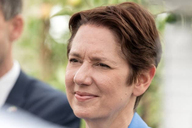 Einsatz Künstlicher Intelligenz in der Landwirtschaft. Im Bild die Ministerin für Landwirtschaft und Verbraucherschutz des Landes Nordrhein-Westfalen Silke Gorißen. Im Rahmen der Tour Starke Zukunft in Nordrhein-Westfalen: KI in Landwirtschaft und Wald besuchte die Ministerin auf ihrer vierten Station das Zukunftslabor der Agrar-, Ernährungs- und Ingenieurwissenschaftlichen Fakultät der Universität Bonn (AEI) auf dem Campus Klein-Altendorf in Rheinbach. *** The Use of Artificial Intelligence in Agriculture Pictured here is Silke Gorißen, Minister of Agriculture and Consumer Protection for the State of North Rhine-Westphalia. As part of the Strong Future in North Rhine-Westphalia: AI in Agriculture and Forestry tour, the min