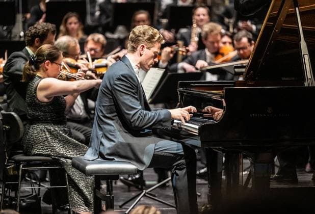 9. Sinfoniekonzert der NPW in Gelsenkirchen ** NUR FÜR REDAKTIONELLE ZWECKE ** EDITORIAL USE ONLY **<p>Der Pianist Joseph Moog spielt am Montagabend, 06.07.2026, beim 9. und letzten Sinfoniekonzert der Neuen Philharmonie Westfalen in der Spielzeit 2025 26 im Musikthetaer im Revier Gelsenkirchen das Konzert für Klavier und Orchester Nr. 2 c-Moll op 18 von Sergej Rachmaninow (1873 - 1943). Deutschland NRW Gelsenkirchen Copyright: MartinxMöller *** 9th Symphony Concert by the NPW in Gelsenkirchen ** FOR EDITORIAL PURPOSES ONLY ** EDITORIAL USE ONLY ** p Pianist Joseph Moog will perform on Monday evening, July 6, 2026, at the 9th and final symphony concert of the Neue Philharmonie Westfalen for the 2025–26 season at the Musiktheater im Revie Copyright: MartinxMöller doc86lrv5dpx5tfuyuwup7 ,EDITORIAL USE ONLY