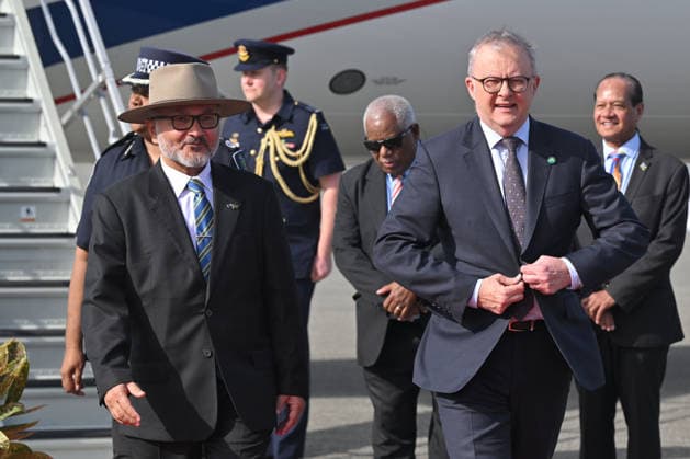 ANTHONY ALBANESE PACIFIC ISLANDS VISIT, Solomon Islands Prime Minister Matthew Wale escorts Australian Prime Minister Anthony Albanese as he arrives at Honiara Airport in Honiara, Solomon Islands, Tuesday, July 7, 2026. ( NO ARCHIVING HONIARA SOLOMON ISLANDS  Copyright: xMICKxTSIKASx 20260707135397066862