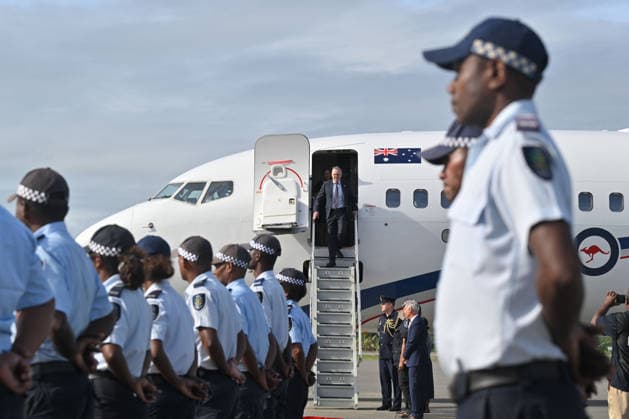 ANTHONY ALBANESE PACIFIC ISLANDS VISIT, Australian Prime Minister Anthony Albanese arrives at Honiara Airport in Honiara, Solomon Islands, Tuesday, July 7, 2026. ( NO ARCHIVING HONIARA SOLOMON ISLANDS  Copyright: xMICKxTSIKASx 20260707150799539541