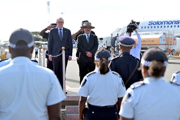 ANTHONY ALBANESE PACIFIC ISLANDS VISIT, Australian Prime Minister Anthony Albanese and Solomon Islands Prime Minister Matthew Wale at Honiara Airport in Honiara, Solomon Islands, Tuesday, July 7, 2026. ( NO ARCHIVING HONIARA SOLOMON ISLANDS  Copyright: xMICKxTSIKASx 20260707110294429881