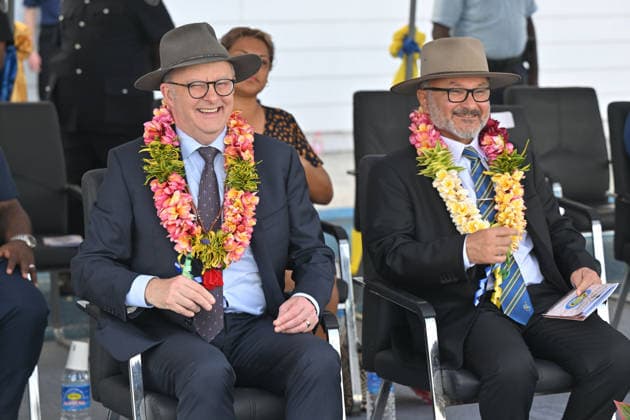ANTHONY ALBANESE PACIFIC ISLANDS VISIT, Australia™s Prime Minister Anthony Albanese and Solomon Islands Prime Minister Matthew Wale receive garlands during Independence Day celebrations at National Stadium in Honiara, Solomon Islands, Tuesday, July 7, 2026. ( NO ARCHIVING HONIARA SOLOMON ISLANDS  Copyright: xMICKxTSIKASx 20260707156894597394