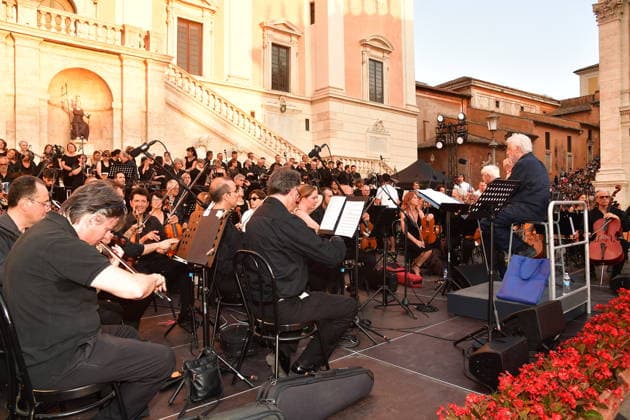 IPA86455606 - Rome, Piazza del Campidoglio: Nicola Piovani’s Tribute Concert to Ennio Morricone. Pictured: Nicola Piovani  Copyright: xVincenzoxLandix xVincenzoxLandix 86455606