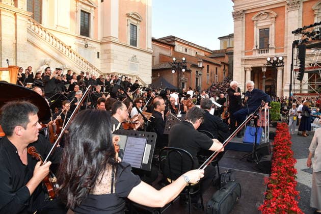 IPA86455616 - Rome, Piazza del Campidoglio: Nicola Piovani’s Tribute Concert to Ennio Morricone. Pictured: Nicola Piovani  Copyright: xVincenzoxLandix xVincenzoxLandix 86455616