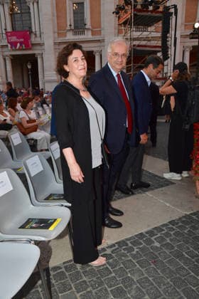 IPA86455664 - Rome, Piazza del Campidoglio: Nicola Piovani’s Tribute Concert to Ennio Morricone. Pictured: Walter Veltroni with his wife  Copyright: xVincenzoxLandix xVincenzoxLandix 86455664