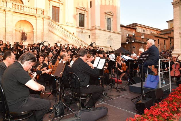 IPA86455607 - Rome, Piazza del Campidoglio: Nicola Piovani’s Tribute Concert to Ennio Morricone. Pictured: Nicola Piovani  Copyright: xVincenzoxLandix xVincenzoxLandix 86455607