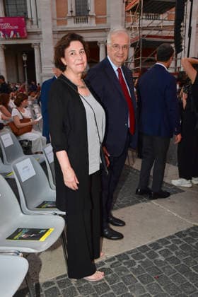IPA86455666 - Rome, Piazza del Campidoglio: Nicola Piovani’s Tribute Concert to Ennio Morricone. Pictured: Walter Veltroni with his wife  Copyright: xVincenzoxLandix xVincenzoxLandix 86455666