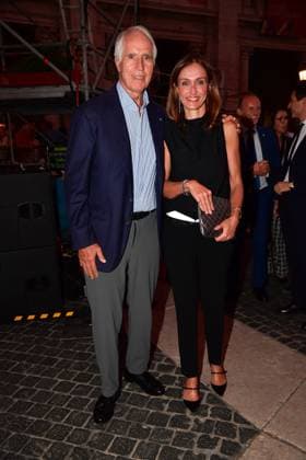 IPA86455765 - Rome, Piazza del Campidoglio: Nicola Piovani’s Tribute Concert to Ennio Morricone. Pictured: Giovanni Malago and Elena Vaccarella  Copyright: xVincenzoxLandix xVincenzoxLandix 86455765