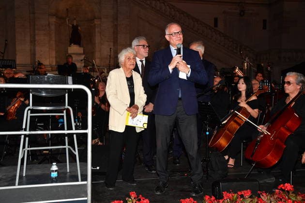 IPA86455777 - Rome, Piazza del Campidoglio: Nicola Piovani’s Tribute Concert to Ennio Morricone. Pictured: Maria Travia, Federico Mollicone, Walter Veltroni, Roberto Gualtieri  Copyright: xVincenzoxLandix xVincenzoxLandix 86455777