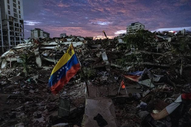 Earthquake survivors search for loved ones in Venezuela ARABALLEDA, VENEZUELA - JULY 6: Family members and volunteers continue searching for their loved ones amidst the rubble following the devastation caused by the June 24 earthquake in Caraballeda, Venezuela on July 6, 2026. Some have not yet lost hope of finding someone alive. Diko Betancourt Anadolu Caraballeda Venezuela. Editorial use only. Please get in touch for any other usage.  Copyright: x2026xAnadoluxDikoxBetancourtx