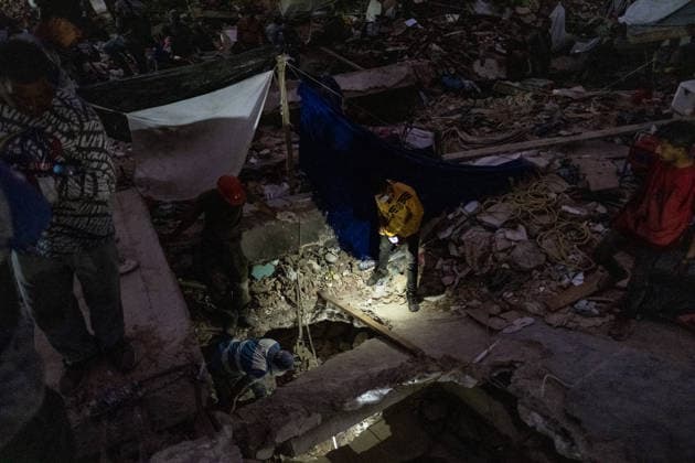 Earthquake survivors search for loved ones in Venezuela ARABALLEDA, VENEZUELA - JULY 6: Family members and volunteers continue searching for their loved ones amidst the rubble following the devastation caused by the June 24 earthquake in Caraballeda, Venezuela on July 6, 2026. Some have not yet lost hope of finding someone alive. Diko Betancourt Anadolu Caraballeda Venezuela. Editorial use only. Please get in touch for any other usage.  Copyright: x2026xAnadoluxDikoxBetancourtx