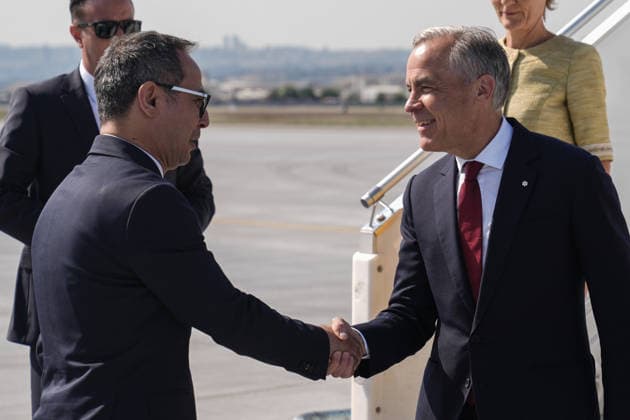 NATO Heads of State and Government Summit in Ankara ANKARA, TURKIYE - JULY 07: Canadian Prime Minister Mark Carney (R) and his wife, Diana Fox Carney (not seen), arrive at Ankara Airport to attend the 36th NATO Heads of State and Government Summit in Ankara, Turkiye, on July 07, 2026. Osmancan Gurdogan Anadolu Ankara Turkey. Editorial use only. Please get in touch for any other usage.  Copyright: x2026xAnadoluxOsmancanxGurdoganx