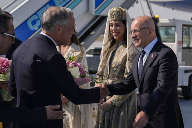 NATO Heads of State and Government Summit in Ankara ANKARA, TURKIYE - JULY 07: Canadian Prime Minister Mark Carney (L) is welcomed by Turkish Treasury and Finance Minister Mehmet Simsek (R) upon his arrival at Ankara Airport to attend the 36th NATO Heads of State and Government Summit in Ankara, Turkiye, on July 07, 2026. Osmancan Gurdogan Anadolu Ankara Turkey. Editorial use only. Please get in touch for any other usage.  Copyright: x2026xAnadoluxOsmancanxGurdoganx