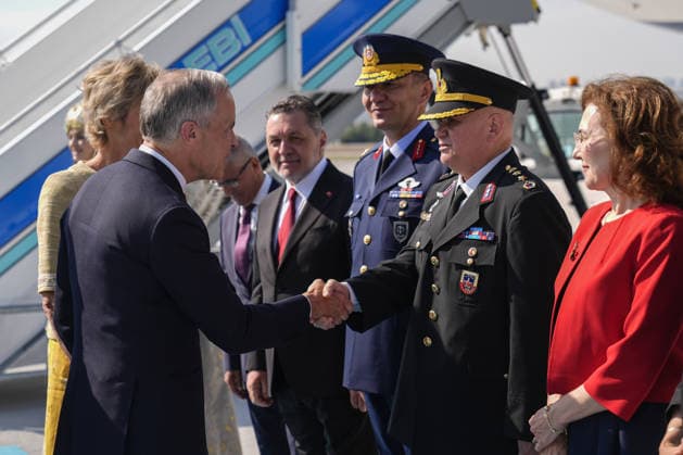 NATO Heads of State and Government Summit in Ankara ANKARA, TURKIYE - JULY 07: Canadian Prime Minister Mark Carney and his wife, Diana Fox Carney, arrive at Ankara Airport to attend the 36th NATO Heads of State and Government Summit in Ankara, Turkiye, on July 07, 2026. Osmancan Gurdogan Anadolu Ankara Turkey. Editorial use only. Please get in touch for any other usage.  Copyright: x2026xAnadoluxOsmancanxGurdoganx