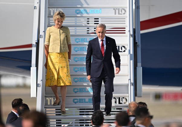 NATO Heads of State and Government Summit in Ankara ANKARA, TURKIYE - JULY 07: Canadian Prime Minister Mark Carney (R) and his wife, Diana Fox Carney (L), arrive at Ankara Airport to attend the 36th NATO Heads of State and Government Summit in Ankara, Turkiye, on July 07, 2026. Muhammed Abdullah Kurtar Anadolu Ankara Turkey. Editorial use only. Please get in touch for any other usage.  Copyright: x2026xAnadoluxMuhammedxAbdullahxKurtarx
