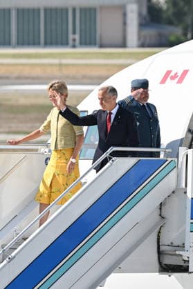 NATO Heads of State and Government Summit in Ankara ANKARA, TURKIYE - JULY 07: Canadian Prime Minister Mark Carney and his wife, Diana Fox Carney, arrive at Ankara Airport to attend the 36th NATO Heads of State and Government Summit in Ankara, Turkiye, on July 07, 2026. Abdullah Guclu Anadolu Ankara Turkey. Editorial use only. Please get in touch for any other usage.  Copyright: x2026xAnadoluxAbdullahxGuclux