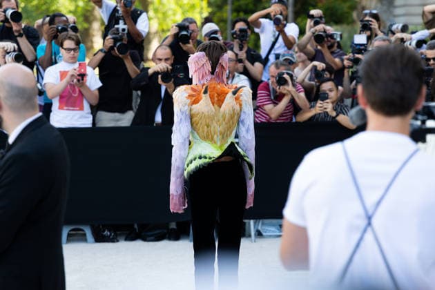 Paris Fashion Week: Arrival at the July 6 Fashion Shows Celebrities arriving at the Schiaparelli show during Paris Fashion Week 457971 2026 07 06 France Corrin, Emma  Copyright: xIvankaxVoisinx xStarfacex STAR_457971_007
