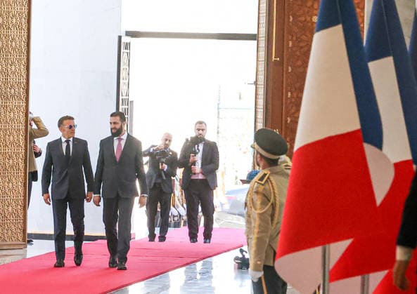 Ahmed al-Sharaa - Emmanuel Macron meeting in Damascus DAMASCUS, SYRIA - JULY 07: French President Emmanuel Macron (L) meets with Syrian President Ahmed al-Sharaa (2nd L) at the People s Palace in Damascus during an official visit in Damascus, Syria on July 07, 2026. Izz Aldien Alqasem Anadolu Damascus Syria. Editorial use only. Please get in touch for any other usage.  Copyright: x2026xAnadoluxIzzxAldienxAlqasemx