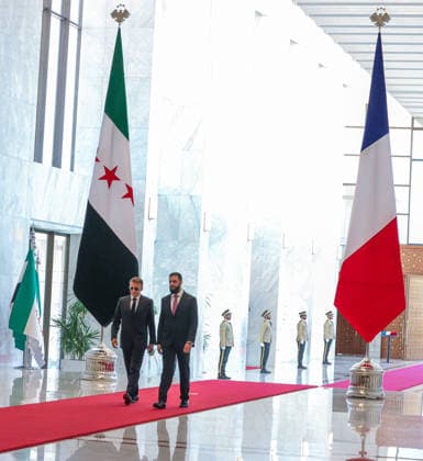Ahmed al-Sharaa - Emmanuel Macron meeting in Damascus DAMASCUS, SYRIA - JULY 07: French President Emmanuel Macron (L) meets with Syrian President Ahmed al-Sharaa (2nd L) at the People s Palace in Damascus during an official visit in Damascus, Syria on July 07, 2026. Izz Aldien Alqasem Anadolu Damascus Syria. Editorial use only. Please get in touch for any other usage.  Copyright: x2026xAnadoluxIzzxAldienxAlqasemx