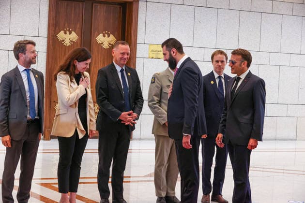 Ahmed al-Sharaa - Emmanuel Macron meeting in Damascus DAMASCUS, SYRIA - JULY 07: French President Emmanuel Macron (R) meets with Syrian President Ahmed al-Sharaa (2nd R) at the People s Palace in Damascus during an official visit in Damascus, Syria on July 07, 2026. Izz Aldien Alqasem Anadolu Damascus Syria. Editorial use only. Please get in touch for any other usage.  Copyright: x2026xAnadoluxIzzxAldienxAlqasemx