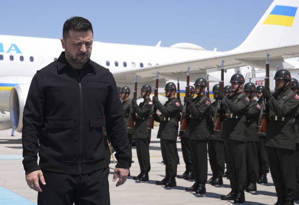 NATO Heads of State and Government Summit in Ankara ANKARA, TURKIYE - JULY 7: Ukrainian President Volodymyr Zelenskyy arrives at Esenboga Airport ahead of the 36th NATO Heads of State and Government Summit in Ankara, Turkiye, on July 7, 2026. Metin Aktas Anadolu Ankara Turkey. Editorial use only. Please get in touch for any other usage.  Copyright: x2026xAnadoluxMetinxAktasx
