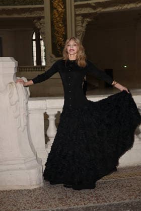Chanel Fall Winter 2026 2027 Haute Couture photocall Arielle Dombasle Photocall Chanel Haute Couture automne-hiver 2026 2027 au Grand Palais Ã Paris, le 7 juillet 2026. Chanel Fall Winter 2026 2027 Haute Couture photocall at the Grand Palais in Paris on July 7, 2026.  Copyright: xFabricexChasseryx