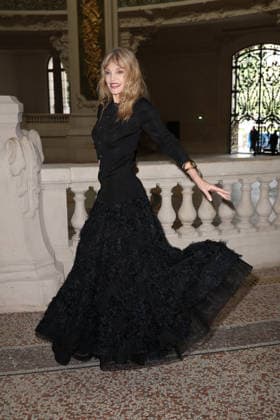 Chanel Fall Winter 2026 2027 Haute Couture photocall Arielle Dombasle Photocall Chanel Haute Couture automne-hiver 2026 2027 au Grand Palais Ã Paris, le 7 juillet 2026. Chanel Fall Winter 2026 2027 Haute Couture photocall at the Grand Palais in Paris on July 7, 2026.  Copyright: xFabricexChasseryx