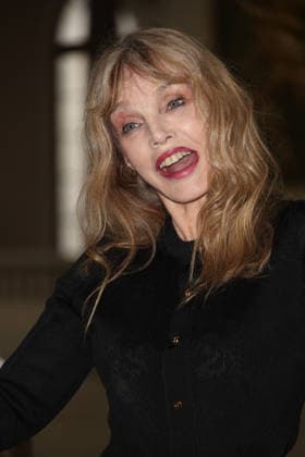 Chanel Fall Winter 2026 2027 Haute Couture photocall Arielle Dombasle Photocall Chanel Haute Couture automne-hiver 2026 2027 au Grand Palais Ã Paris, le 7 juillet 2026. Chanel Fall Winter 2026 2027 Haute Couture photocall at the Grand Palais in Paris on July 7, 2026.  Copyright: xFabricexChasseryx