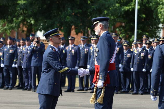 The King Presents the Royal Commissions at the Basic Air and Space Academy King Felipe VI during the presentation of the Royal Commissions to the new sergeants of the Air and Space Force, at the Air and Space Basic Academy (ABA), on July 7, 2026, in León, Castile and León, Spain. The mission of the Air and Space Basic Academy (ABA) is to educate its cadets in the constitutional principles and the nature of the Armed Forces, as well as to provide them with professional training and equip them to continually adapt their knowledge to advances in science and technology in order to fulfill the objectives assigned to the Air and Space Force. JULY 7, 2026 Spain  Copyright: xFernandoxOterox 7650930