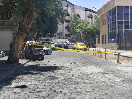 Twin Explosions Rock Damascus During French President Macron Visit Damascus, Syria - July 7, 2026: A view of the aftermath following two consecutive explosions that rocked the Syrian capital, Damascus, during the second day of French President Emmanuel Macron s official visit. The twin blasts, which occurred near the old Ministry of Tourism and the Al-Muhafaza roundabout, left several people injured and triggered a massive security lockdown with major roads closed. Damascus Syria Copyright: xMohammadxBashirxAldaherx