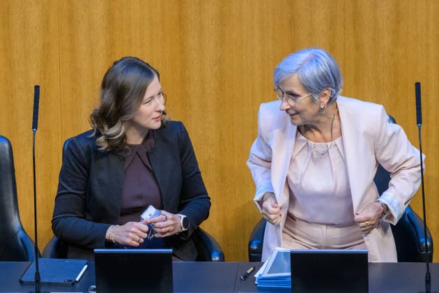- Wien 7.7.2026 - 87. Sitzung des Nationalrats. TO: Volksgruppengesetz und Gerichtsorganisationsgesetz. PHOTO: Kanzlerantministerin für Integration, Familie, Jugend und EU-Agenden Claudia Bauer (ÖVP) und Justizministerin Anna Sporrer (SPÖ) 87th sitting of the National Council. Nationalrat, Nationalratssitzung, Parlamentssitzung, Parlament, Plenum. Claudia Plakolm 87. Sitzung des Nationalrats *** Vienna, July 7, 2026—87th Session of the National Council: Agenda Item—Ethnic Groups Act and Court Organization Act. PHOTO: Deputy Chancellor and Minister for Integration, Family, Youth, and EU Affairs Claudia Bauer (ÖVP) and Minister of Justice Anna Sporrer (SPÖ). 87th Session of the National Council (Nationalrat), National Council session, 