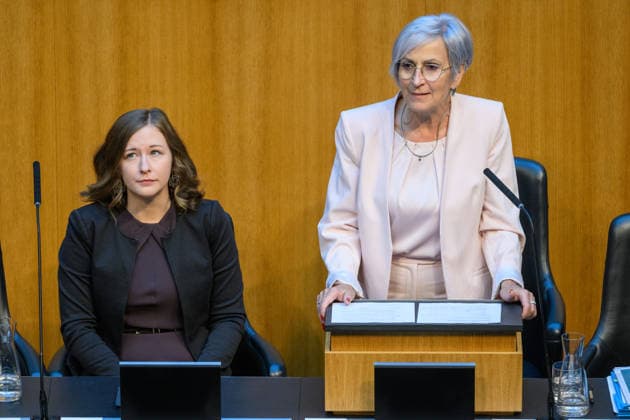 - Wien 7.7.2026 - 87. Sitzung des Nationalrats. TO: Volksgruppengesetz und Gerichtsorganisationsgesetz. PHOTO: Kanzlerantministerin für Integration, Familie, Jugend und EU-Agenden Claudia Bauer (ÖVP) und Justizministerin Anna Sporrer (SPÖ) 87th sitting of the National Council. Nationalrat, Nationalratssitzung, Parlamentssitzung, Parlament, Plenum, Claudia Plakom 87. Sitzung des Nationalrats *** Vienna, July 7, 2026—87th Session of the National Council: Agenda Item—Ethnic Groups Act and Court Organization Act. PHOTO: Deputy Chancellor and Minister for Integration, Family, Youth, and EU Affairs Claudia Bauer (ÖVP) and Minister of Justice Anna Sporrer (SPÖ). 87th Session of the National Council (Nationalrat), National Council session, p 