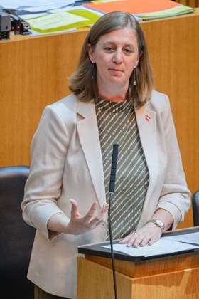 - Wien 7.7.2026 - 87. Sitzung des Nationalrats. TO: Alternative Investmentfonds Manager-Gesetz. PHOTO: Finanzstaatssekretärin Barbara Eibinger-Miedl (ÖVP) 87th sitting of the National Council. Nationalrat, Nationalratssitzung, Parlamentssitzung, Parlament, Plenum 87. Sitzung des Nationalrats *** Vienna, July 7, 2026—87th Session of the National Council: Agenda Item—Alternative Investment Fund Managers Act. PHOTO: State Secretary for Finance Barbara Eibinger Miedl (ÖVP). 87th session of the National Council; National Council, National Council session, parliamentary session, Parliament, plenary session 87th session of the National Council 
