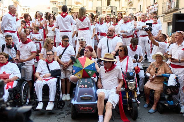 San Fermín Procession 2026 San Fermín Procession during the 2026 San Fermín Festival, on July 7, 2026, in Pamplona, Navarre, Spain. Thousands of Pamplona residents dressed in white and red have taken to the streets of Pamplona, on the main day of the San Fermín festivities, to accompany the saint on his procession through the city’s Old Town. The figure of San Fermín was accompanied by buglers, kettledrummers, dantzaris, mace-bearers, an honor guard, txistularis, bagpipers, the Parade of Giants and Bigheads, and the municipal band, La Pamplonesa JULY 7, 2026 Pamplona, Navarre Pamplona, Navarre, Spain  Copyright: xEduardoxSanzx 7651167