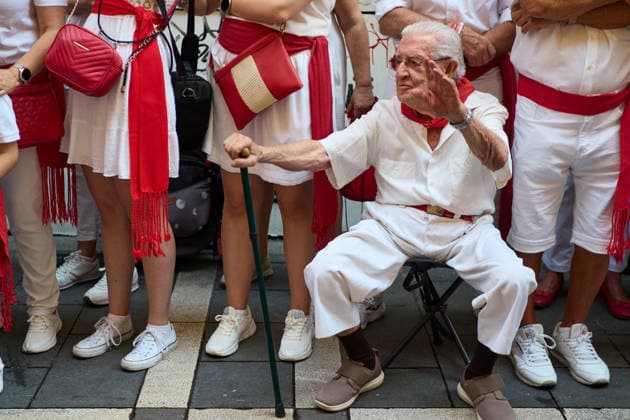 San Fermín Procession 2026 San Fermín Procession during the 2026 San Fermín Festival, on July 7, 2026, in Pamplona, Navarre, Spain. Thousands of Pamplona residents dressed in white and red have taken to the streets of Pamplona, on the main day of the San Fermín festivities, to accompany the saint on his procession through the city’s Old Town. The figure of San Fermín was accompanied by buglers, kettledrummers, dantzaris, mace-bearers, an honor guard, txistularis, bagpipers, the Parade of Giants and Bigheads, and the municipal band, La Pamplonesa JULY 7, 2026 Pamplona, Navarre Pamplona, Navarre, Spain  Copyright: xEduardoxSanzx 7651170