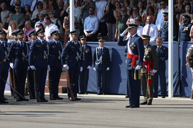 The King Presents the Royal Commissions at the Basic Air and Space Academy King Felipe VI during the presentation of the Royal Commissions to the new sergeants of the Air and Space Force, at the Air and Space Basic Academy (ABA), on July 7, 2026, in León, Castile and León, Spain. The mission of the Air and Space Basic Academy (ABA) is to educate its cadets in the constitutional principles and the nature of the Armed Forces, as well as to provide them with professional training and equip them to continually adapt their knowledge to advances in science and technology in order to fulfill the objectives assigned to the Air and Space Force. JULY 7, 2026, Spain  Copyright: xFernandoxOterox 7651183
