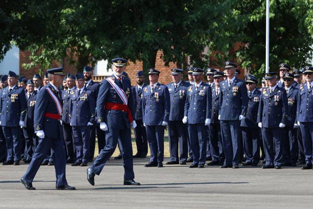 The King Presents the Royal Commissions at the Basic Air and Space Academy King Felipe VI during the presentation of the Royal Commissions to the new sergeants of the Air and Space Force, at the Air and Space Basic Academy (ABA), on July 7, 2026, in León, Castile and León, Spain. The mission of the Air and Space Basic Academy (ABA) is to educate its cadets in the constitutional principles and the nature of the Armed Forces, as well as to provide them with professional training and equip them to continually adapt their knowledge to advances in science and technology in order to fulfill the objectives assigned to the Air and Space Force. JULY 7, 2026, Spain  Copyright: xFernandoxOterox 7651184
