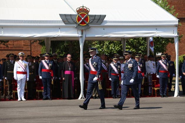 The King Presents the Royal Commissions at the Basic Air and Space Academy King Felipe VI during the presentation of the Royal Commissions to the new sergeants of the Air and Space Force, at the Air and Space Basic Academy (ABA), on July 7, 2026, in León, Castile and León, Spain. The mission of the Air and Space Basic Academy (ABA) is to educate its cadets in the constitutional principles and the nature of the Armed Forces, as well as to provide them with professional training and equip them to continually adapt their knowledge to advances in science and technology in order to fulfill the objectives assigned to the Air and Space Force. JULY 7, 2026, Spain  Copyright: xFernandoxOterox 7651188