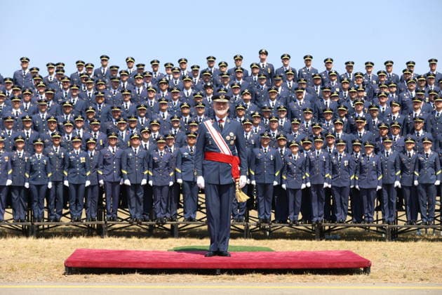 The King Presents the Royal Commissions at the Basic Air and Space Academy King Felipe VI during the presentation of the Royal Commissions to the new sergeants of the Air and Space Force, at the Air and Space Basic Academy (ABA), on July 7, 2026, in León, Castile and León, Spain. The mission of the Air and Space Basic Academy (ABA) is to educate its cadets in the constitutional principles and the nature of the Armed Forces, as well as to provide them with professional training and equip them to continually adapt their knowledge to advances in science and technology in order to fulfill the objectives assigned to the Air and Space Force. JULY 7, 2026, Spain  Copyright: xFernandoxOterox 7651197