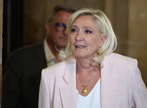 Marine Le Pen Appeal Trial Decision - Paris Marine Le Pen arriving at Paris courthouse before the decision on the appeal trial of President of the parliamentary group of the French far-right Rassemblement National (RN) party, Marine Le Pen and officials of French far-right Rassemblement National (RN) party on suspicion of embezzlement of European public funds, in Paris on July 7, 2026. The appeal comes after a court last year barred Le Pen from running for office for five years over a European Parliament fake-jobs scam involving her and other officials from her National Rally party. Photo by Raphael Lagargue ABACAPRESS.COM Paris France  Copyright: xLafarguexRaphael ABACAx